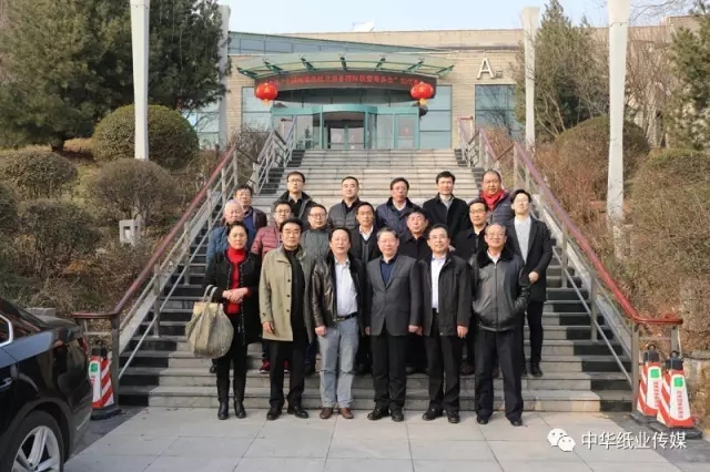 ϲѶ���й��ƽ���ֽ��װ�����������ڼ��ϳ���