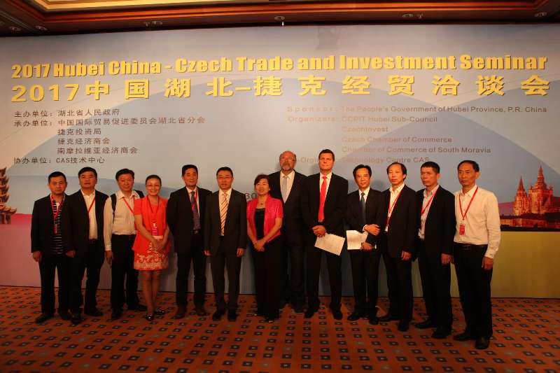 ����ף�ع�˾��ݿ˰����¹�˾�ɹ�ǩԼ